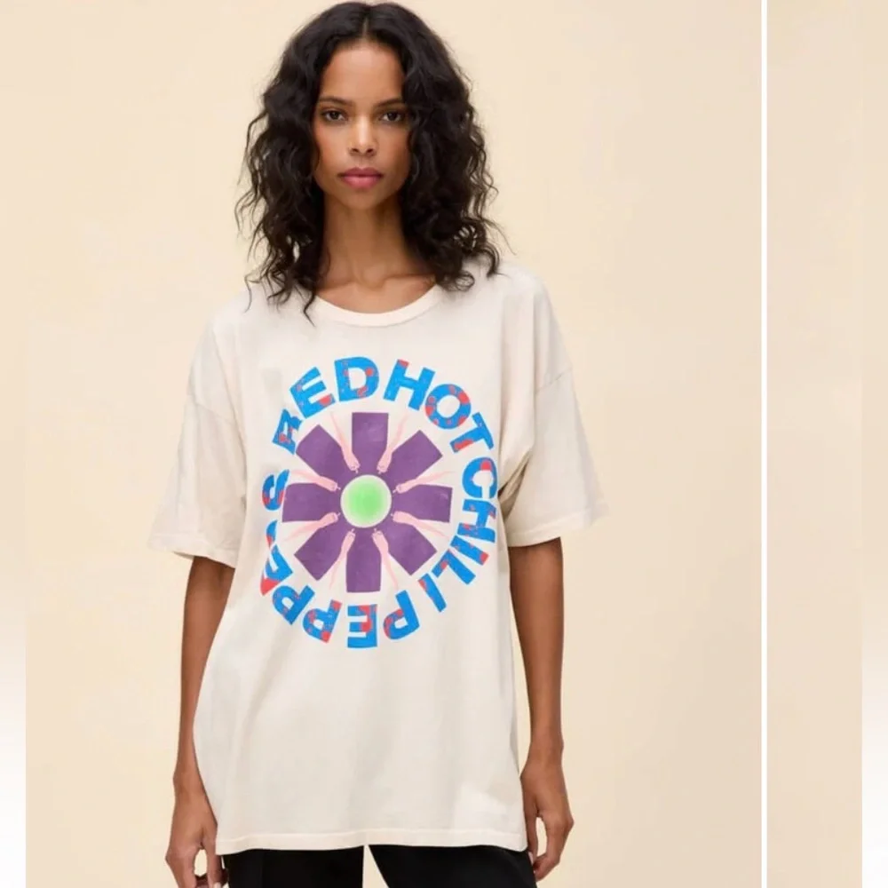 NWT Daydreamer RARE ๐ฅ RED HOT CHILI PEPPERS FREAKY MERCH TEE size Medium - Picture 2 of 4